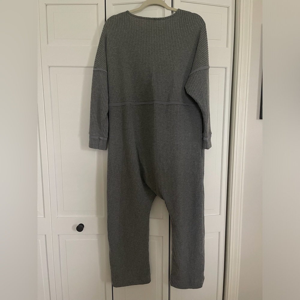 Free People Gray Kickback Fall Jumpsuit oversized - Picture 2 of 3